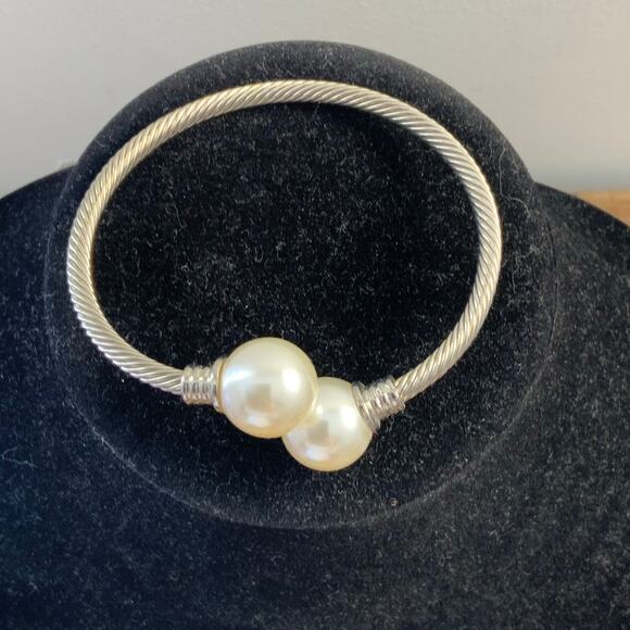 Plunder Pearl bangle bracelet - Picture 1 of 3